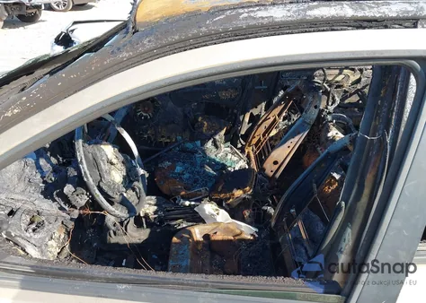 2002 Ford Focus Lx from USA, damaged, VIN 1FAFP33P12W344071